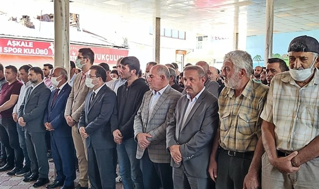 Pompalı tüfekle kendini vurduğu iddia edilen öğretim görevlisi son yolculuğuna uğurlandı