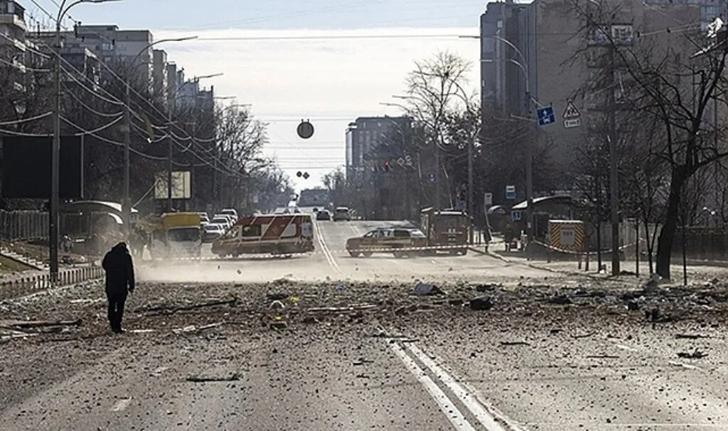 Rusya saldırılarını artırdı! Sivil yerleşimlerde patlamalar oldu
