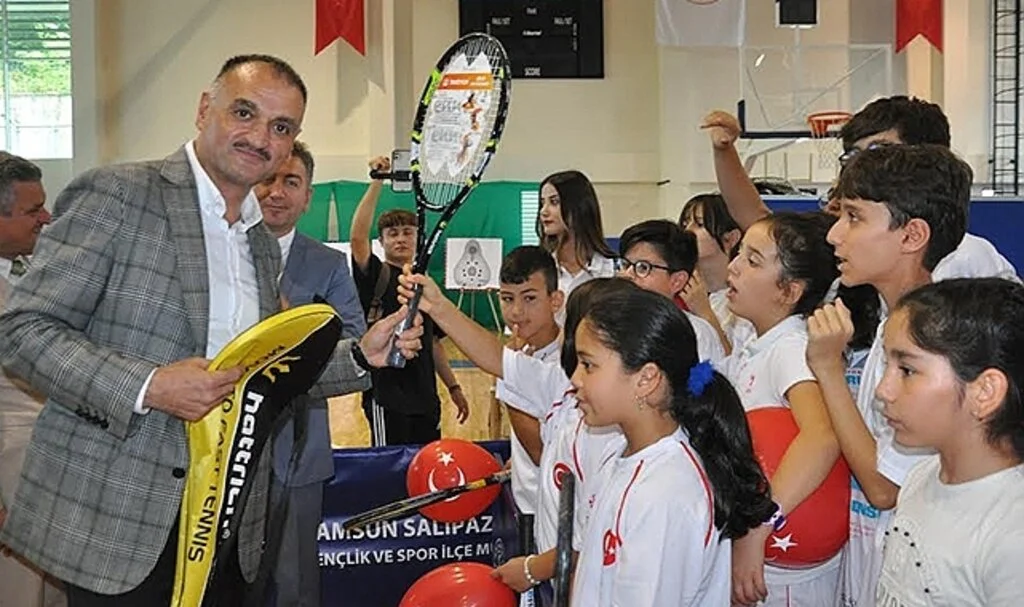 Salıpazarı’nda sekiz branşta spor eğitimi