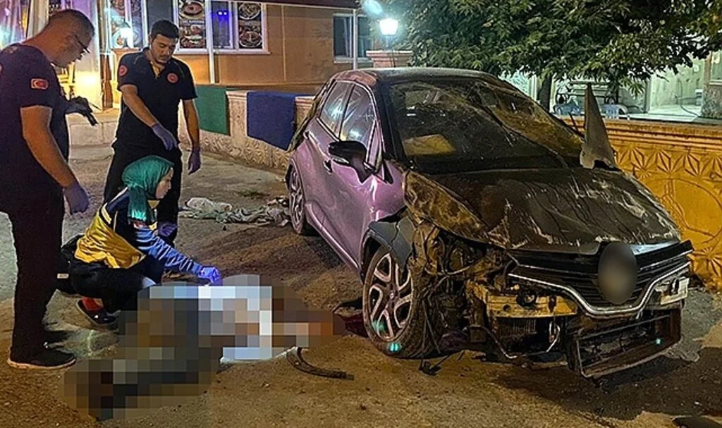 Samsun'da kazada araçtan fırlayan sürücü hayatını kaybetti