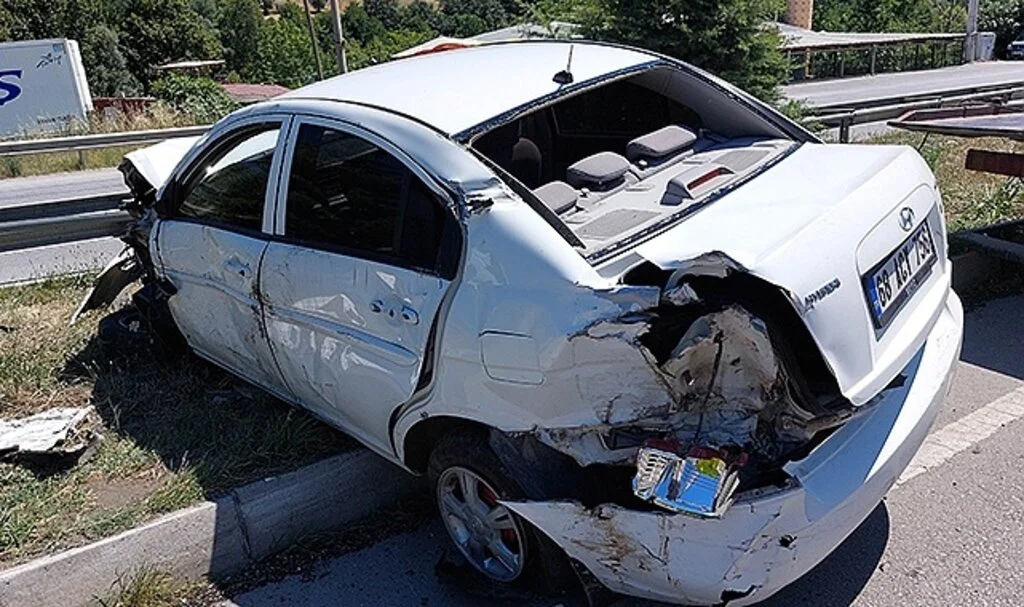 Samsun'da otomobil takla attı: 3 yaralı