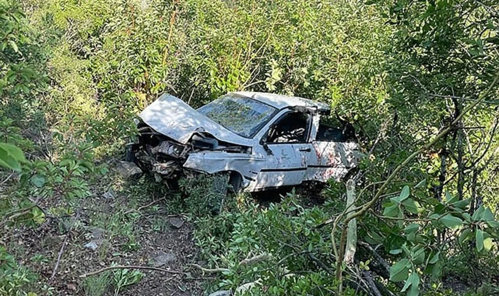 Samsun'da otomobil uçuruma yuvarlandı: 3 yaralı