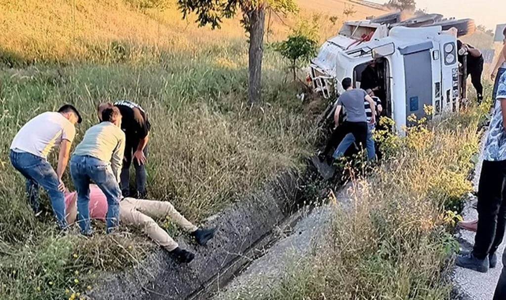 Samsun'da sulama tankeri devrildi: 1 yaralı
