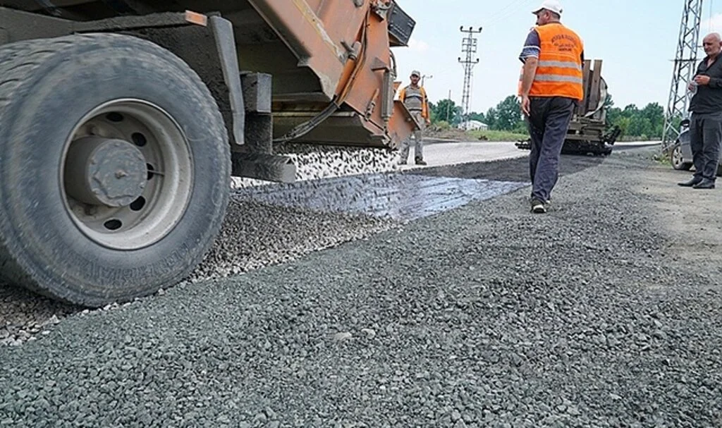 Samsun’da yol çalışmaları sürüyor
