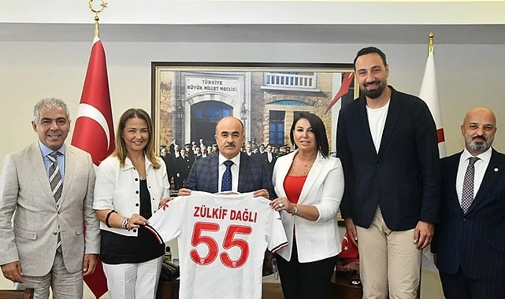 Samsun Valisi Veli Dağlı ve Ak Parti İl Başkanı Ersan Aksu Samsunspor'u ağırladı