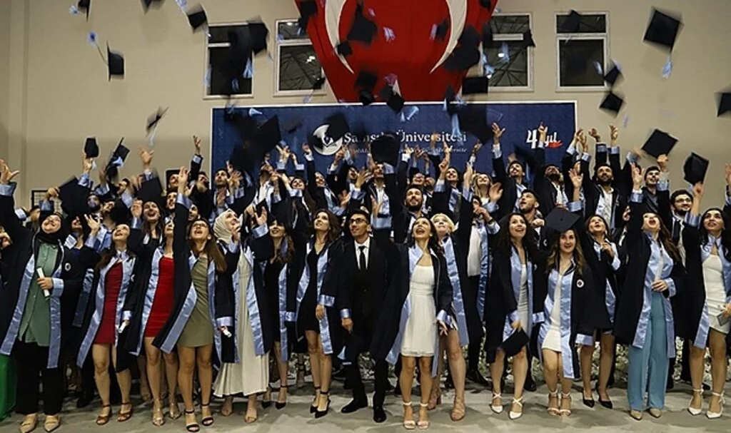 SAMÜ'de mezuniyet coşkusu