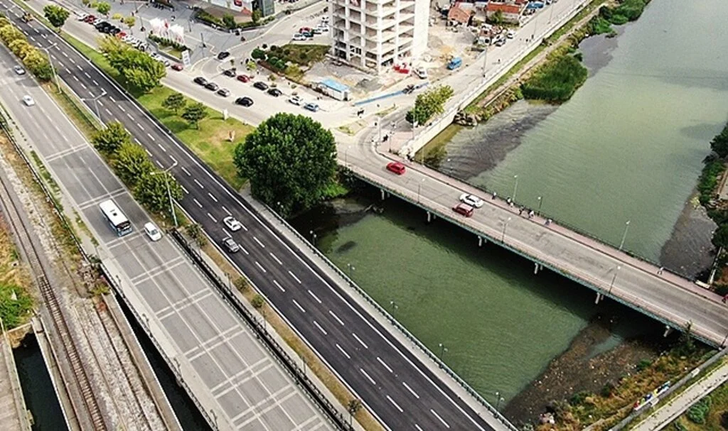 SBB Atatürk Bulvarı'na 40 bin ton asfalt dökecek
