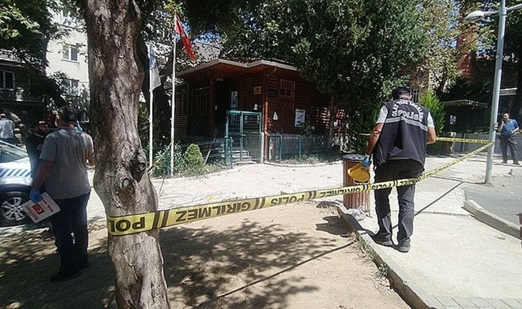 Şikayetinden vazgeçmeyen muhtara kurşun yağdırdı