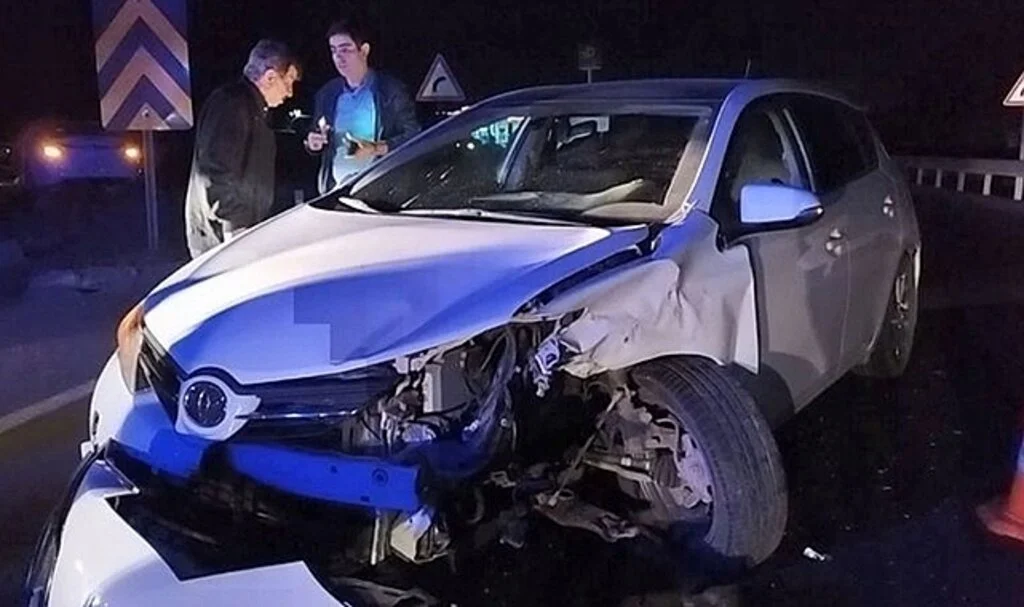 Sivas'ta iki otomobil çarpıştı: 1'i bebek 5 yaralı