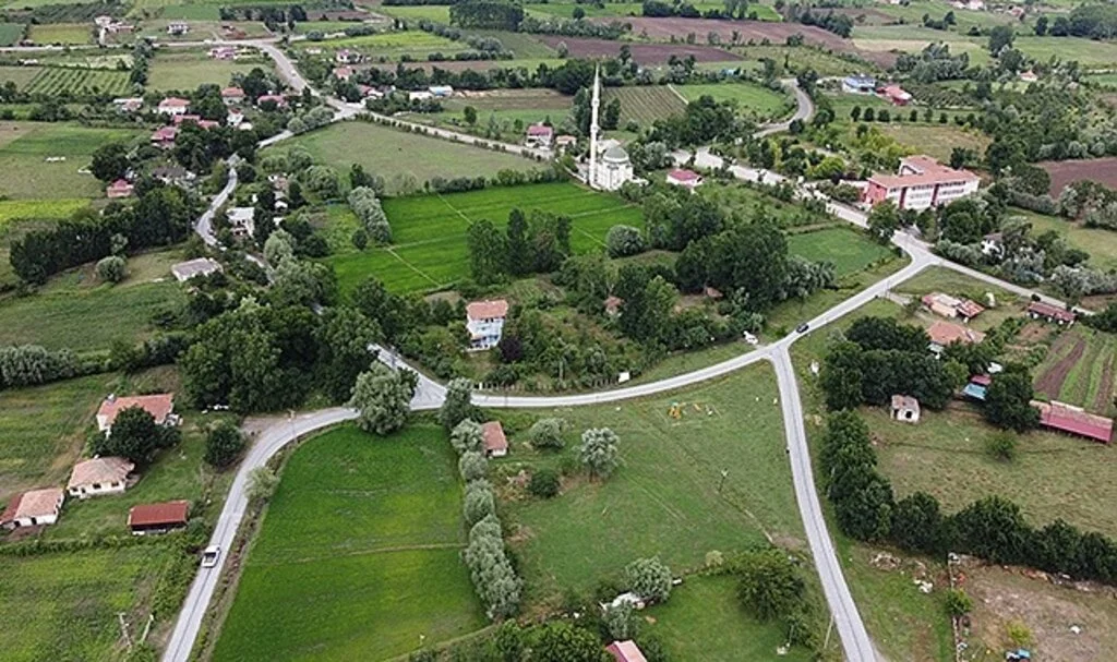 Tekkeköy Belediyesi yol ağını güçlendiriyor