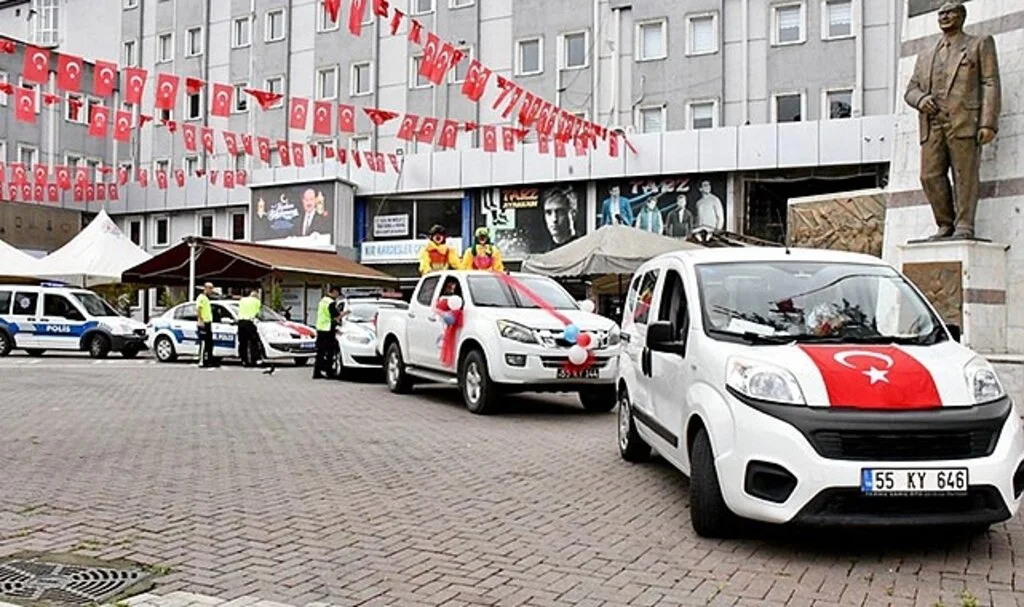 Terme'de yüzleri güldüren konvoy