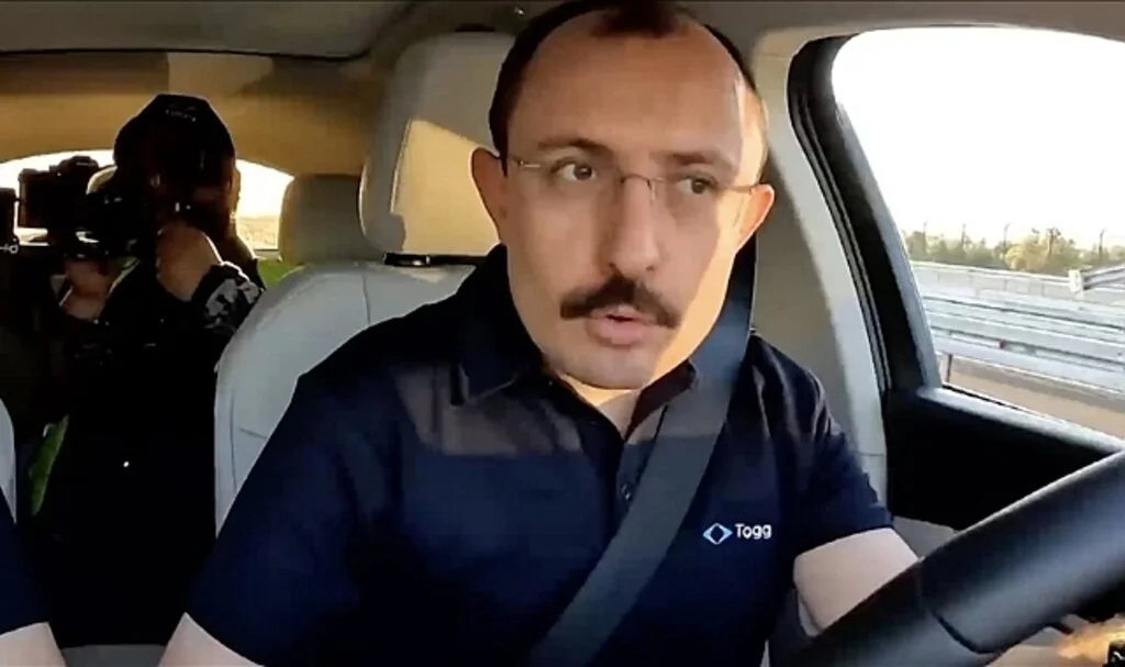 Ticaret Bakanı Mehmet Muş, Togg'u test etti