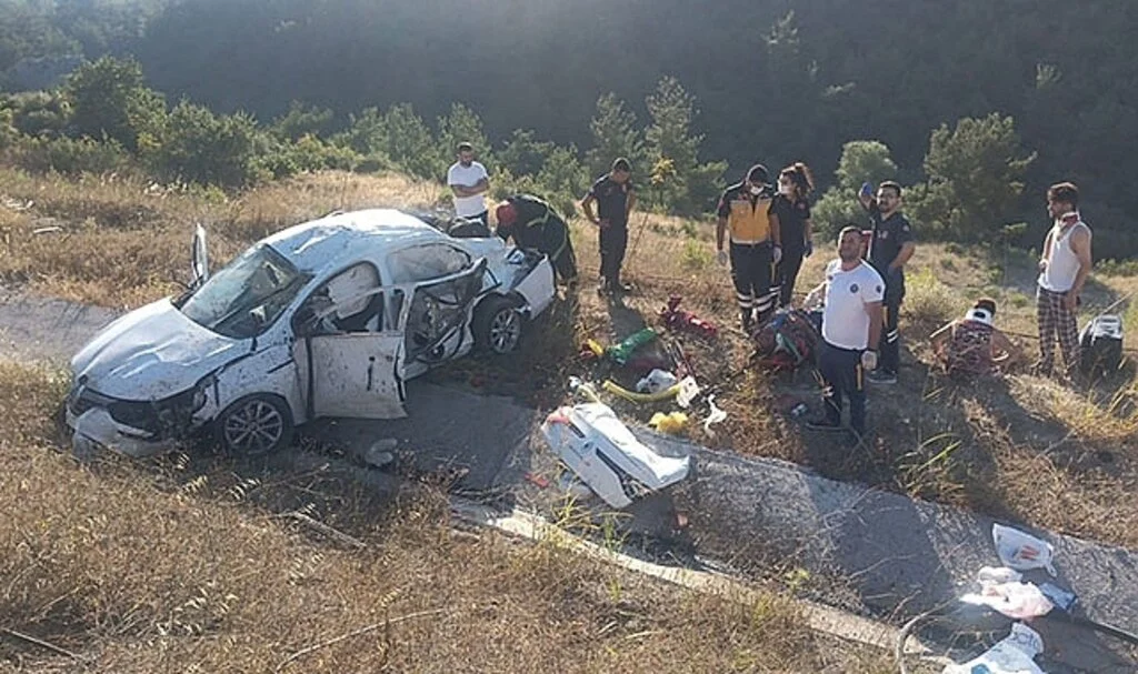 Trafik kazası: 3'ü ağır 5 yaralı