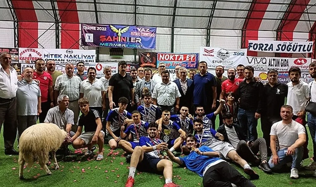 Turnuvanın şampiyonu Söğütlüspor