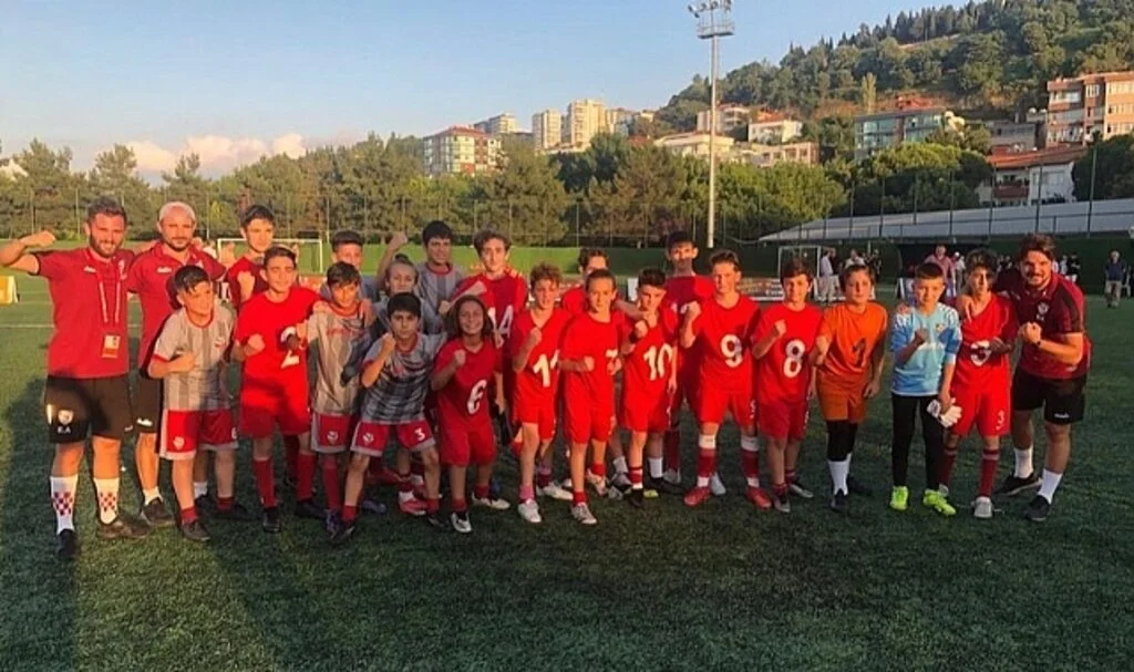 U12'de şampiyon Kadıköyspor