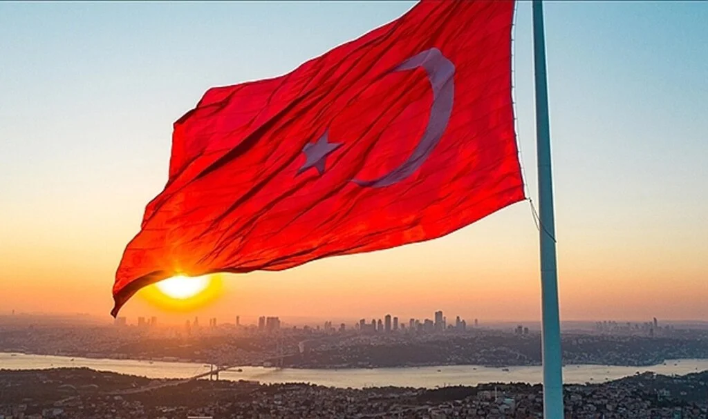 Ünlülerden '15 Temmuz Demokrasi ve Milli Birlik Günü' mesajları