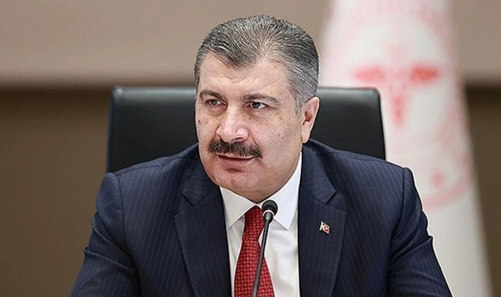 Bakan Koca cevapladı: Sonbaharda maskeler geri dönecek mi?