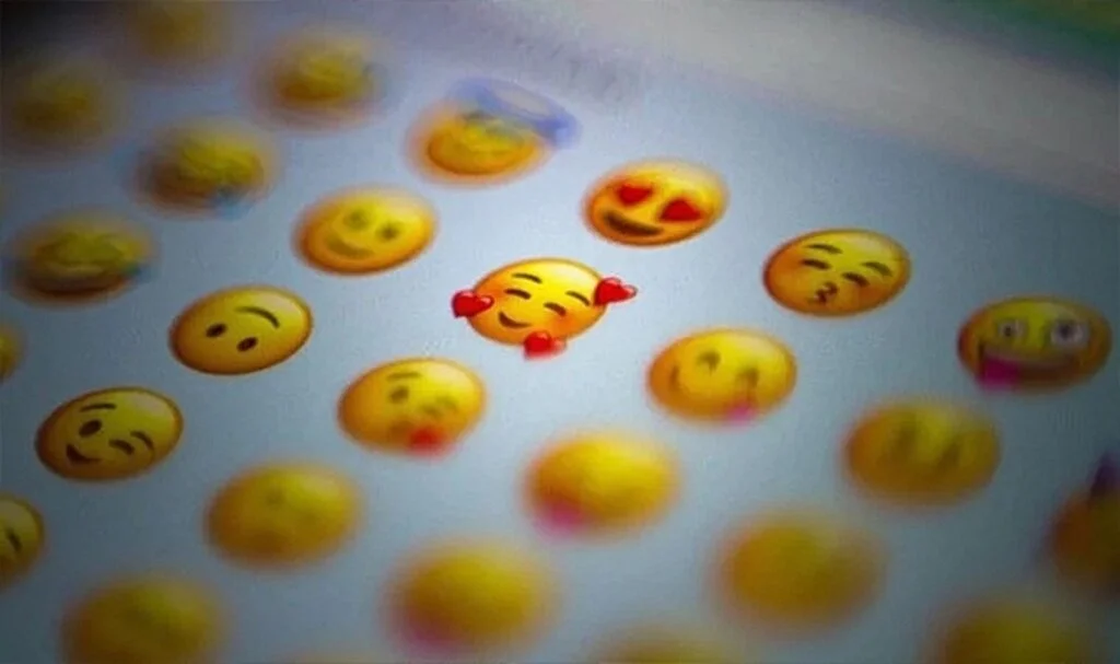 Yeni emojiler yolda: Herkesin yanlış kullandığı emojinin sonu geldi