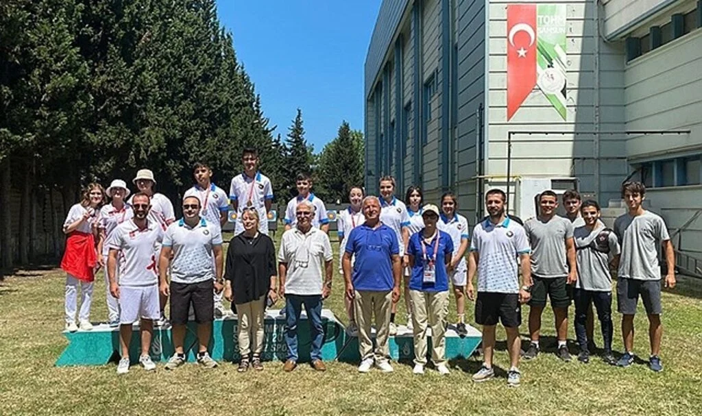 Yıldız okçular hedefi 12’den vurdu