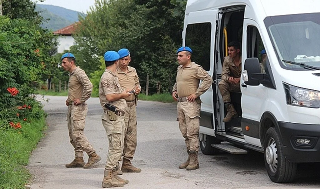 10 yaşındaki Musa'nın vurulduğu köy, komandoların desteğiyle abluka altına alındı