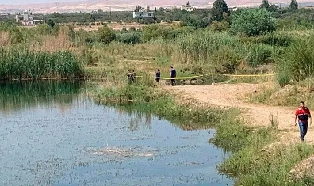 2 genç serinlemek için girdikleri Fırat Nehri'nde kayboldu