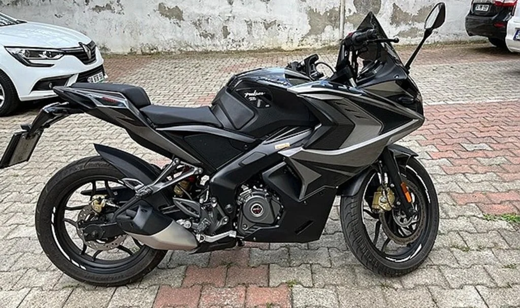 3 dakikada 65 bin TL değerindeki motosikleti çalıp kaçtılar