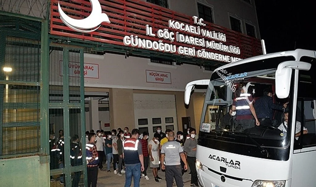 401 düzensiz göçmen sınır dışı edildi