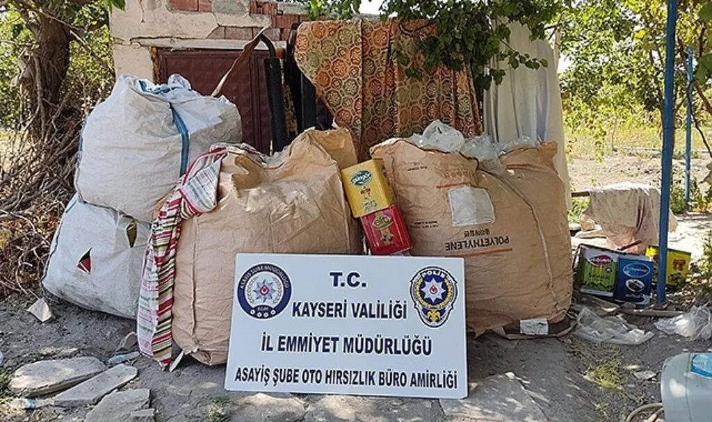 450 bin TL’lik iş makinesini çalan 2 şahıs yakalandı