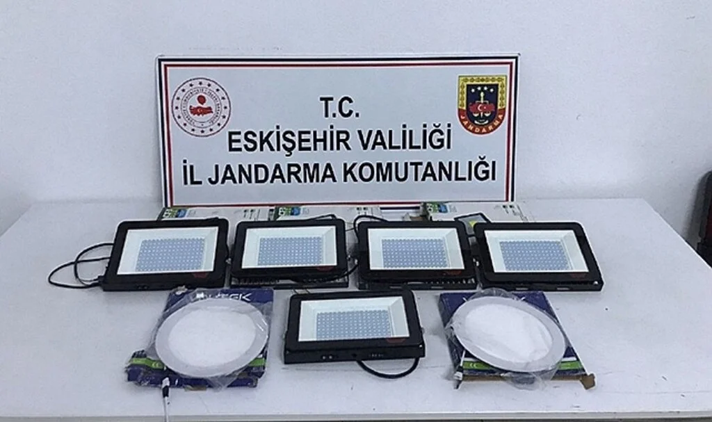 5 bin TL’lik malzeme çalan hırsız yakalandı