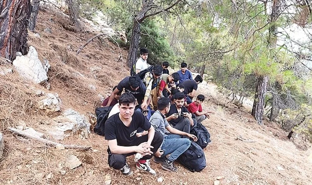 72 düzensiz göçmen yakalandı