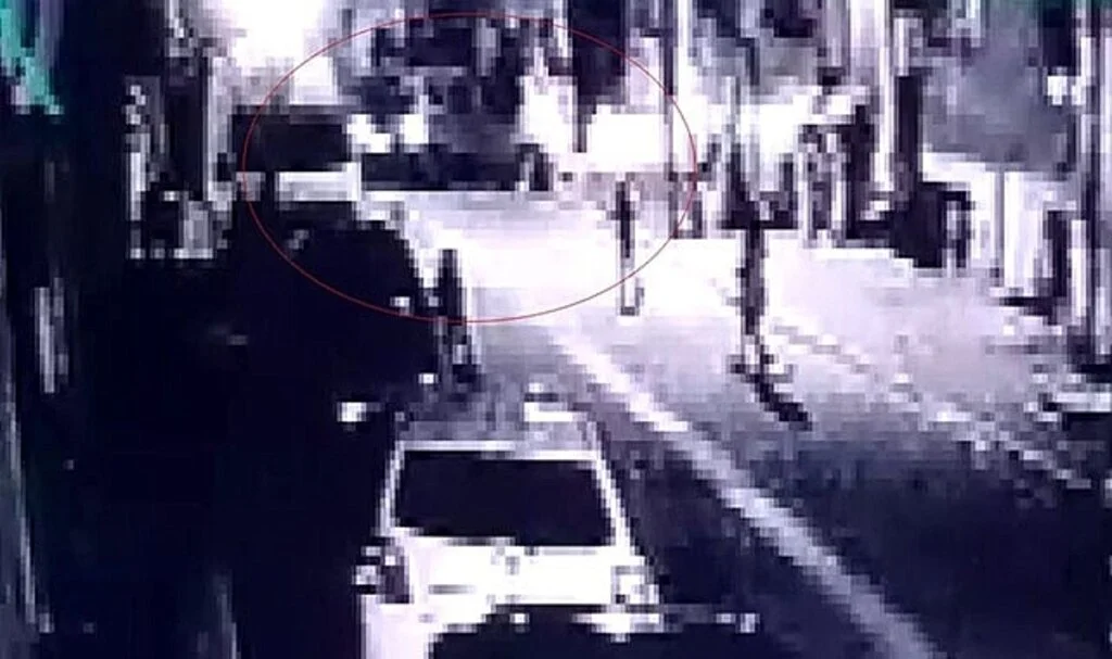 Acemi sürücü dehşet saçtı! Çarptığı kadının bacağı koptu