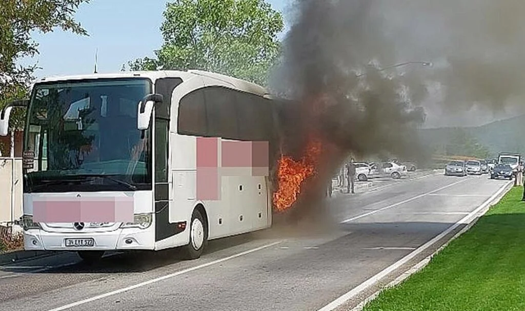 Alev alev yanan otobüste can pazarı