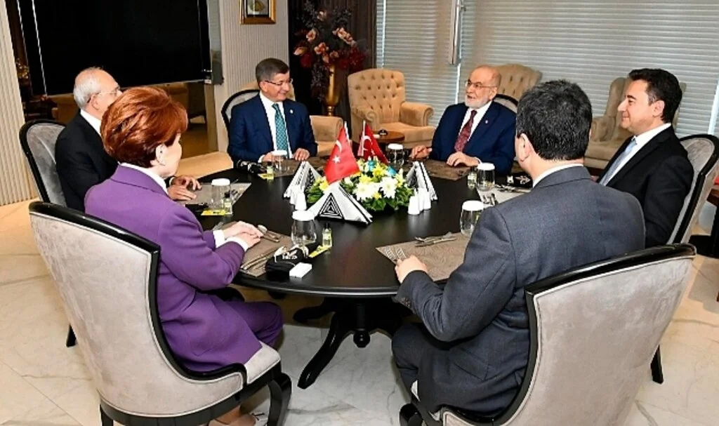 Altılı masa, çıkartacağı ortak adaya protokol imzalatak