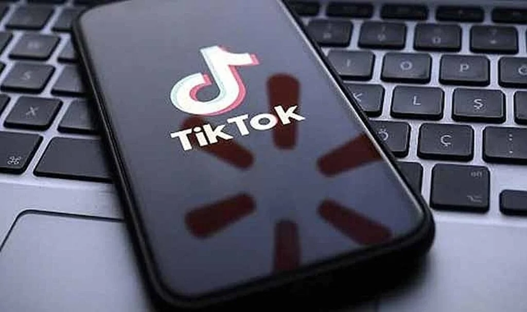 Apple dünyaya duyurdu: "TikTok uygulaması en hassas bilgileri bile izliyor"