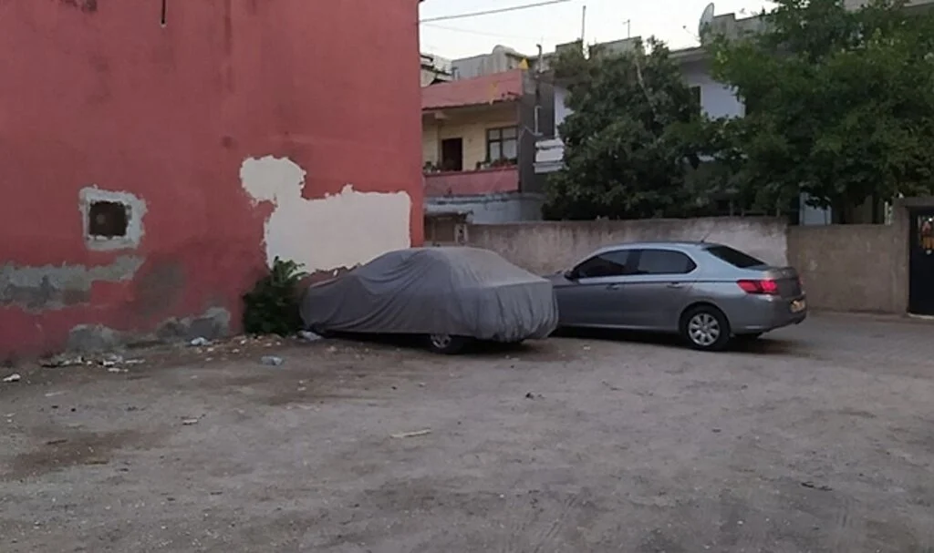 Arabada unutulan bebek hayatını kaybetti
