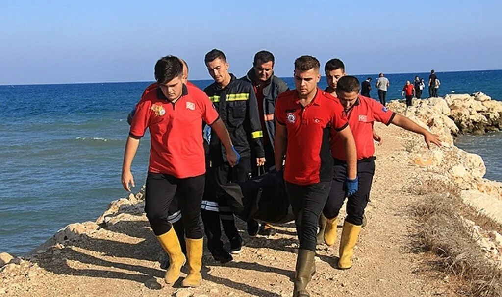Arkadaşı denizde boğulan şahıs da hastanede hayatını kaybetti