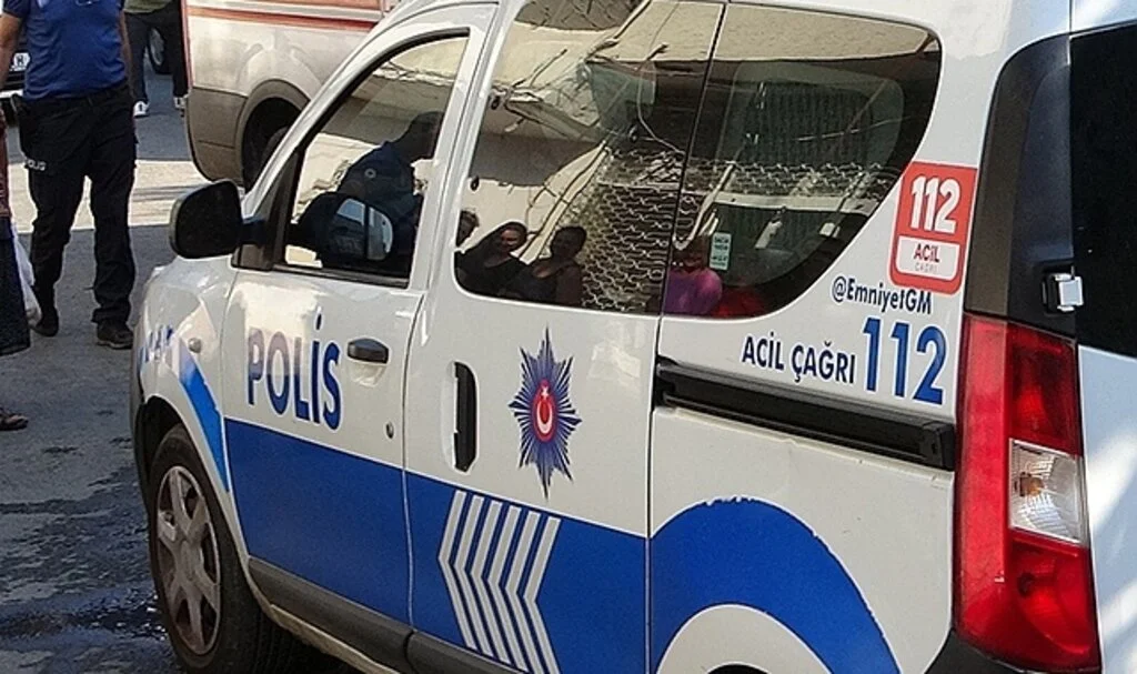 Arkadaşının  yerine sınava girmeye çalıştı  yakalanarak gözaltına alındı