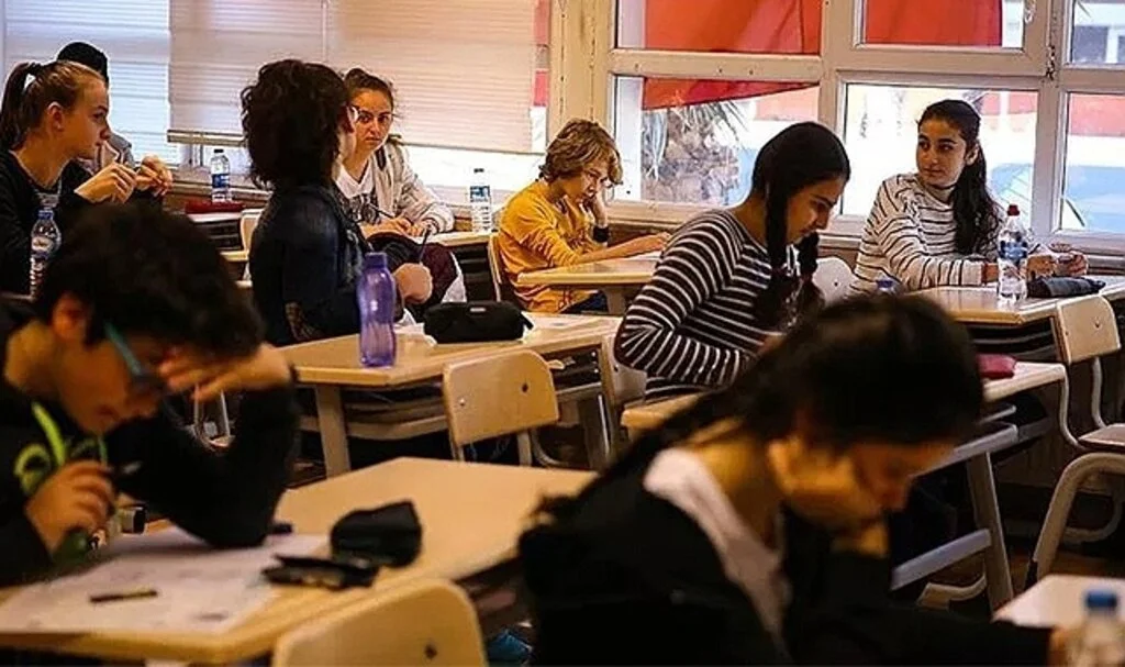 Asıl sınav şimdi başlıyor! Hem öğrenciler hem de veliler kara kara düşünüyor