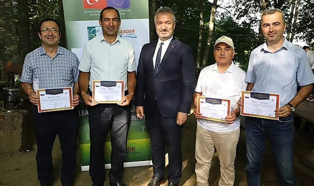  Azerbaycanlı heyet Samsun’da fındık bahçelerini inceledi