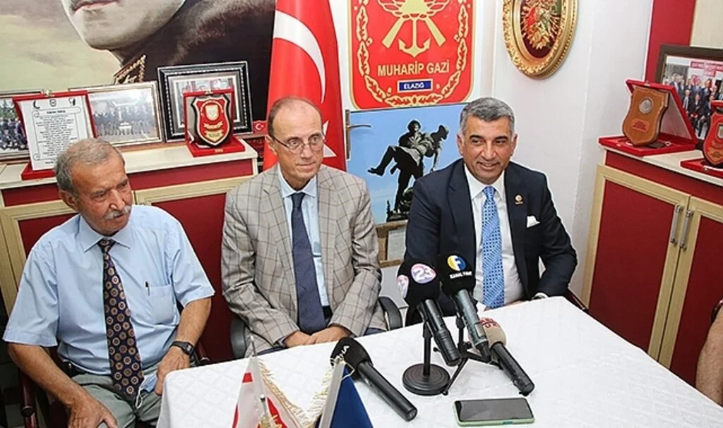 Babası Kıbrıs Harekatını başlatmıştı, oğlu Kıbrıs gazileriyle bir araya geldi