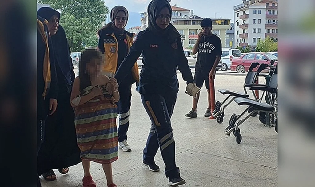 Bahçede yakılan ateşin üzerine düşen çocuk yaralandı