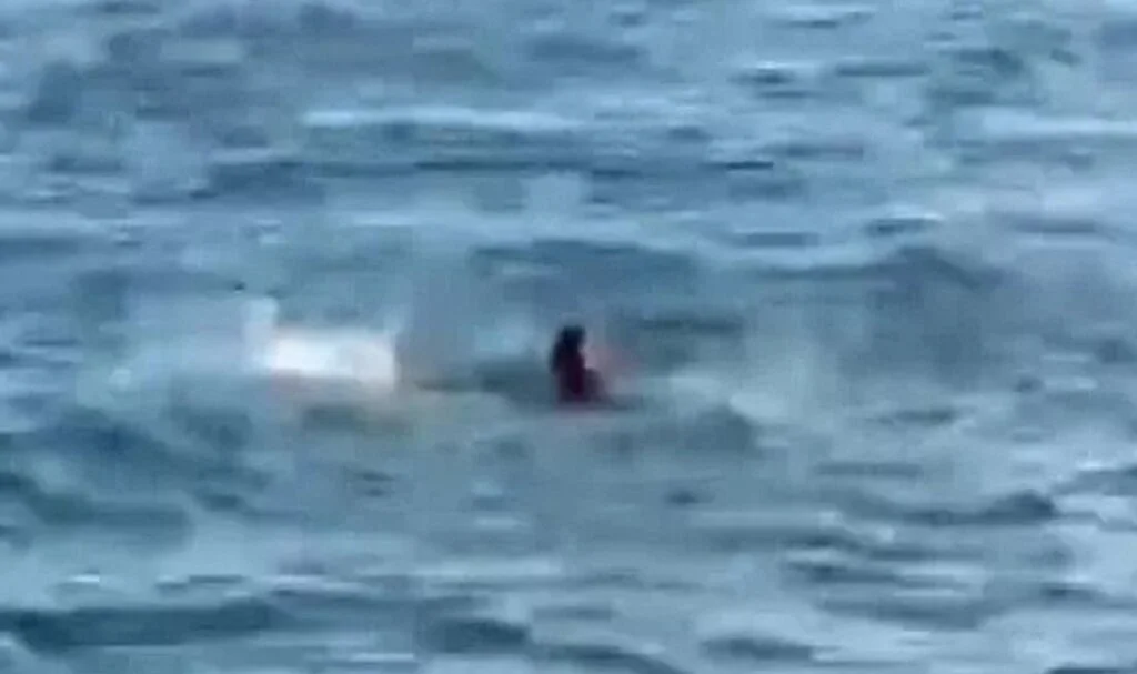 Bakırköy! 'Artık yetti, ölmek istiyorum' deyip denize atladı... Genci kurtaran kişi: Kimse oralı olmadı