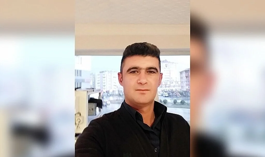 Balkonda oturduğu sırada kalp krizi geçiren şahıs hayatını kaybetti