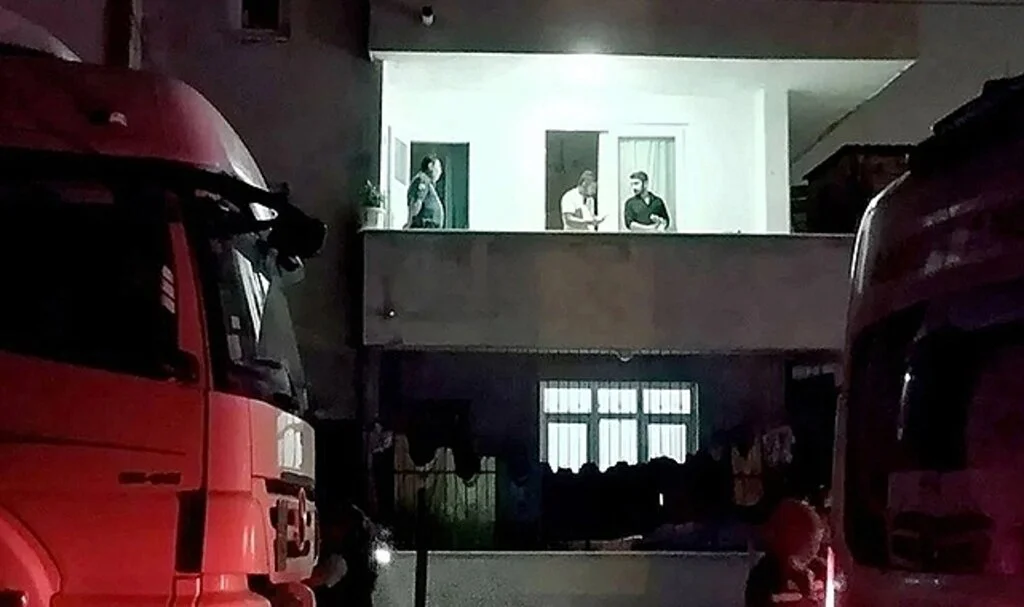 Balkonda uyuyan kadın çocuklarının yanında öldürüldü!