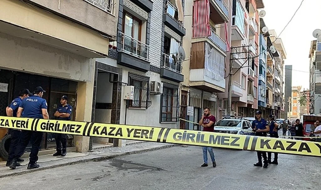 Balkondan girerek katliam yapan katil damat: “Boşanma davası açtığı için öldürdüm”