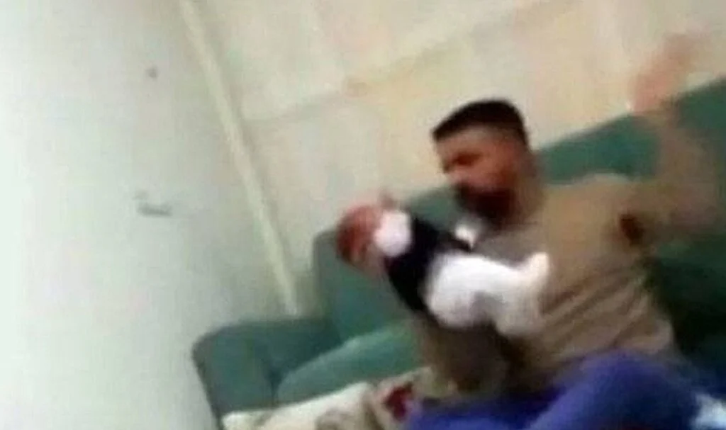 Bebeğini öldüresiye darbeden şahıs yeniden hakim karşısında