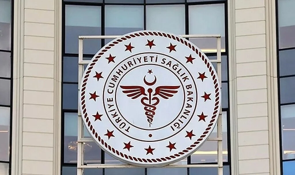 "Bu belirtileri yaşıyorsanız mutlaka hekime başvurun" diyerek uyardı! Deride kaşıntı-kızarıklık, burun akıntısı...