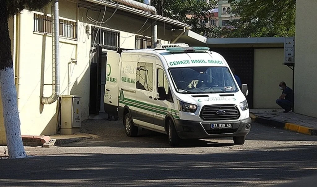 Büfeye kurşun yağdırdılar: 1 ölü, 2 yaralı