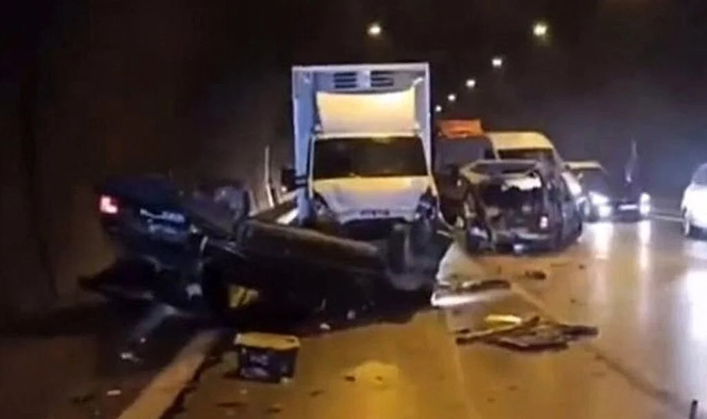 Çevreyolunda trafik kazası: 4 yaralı