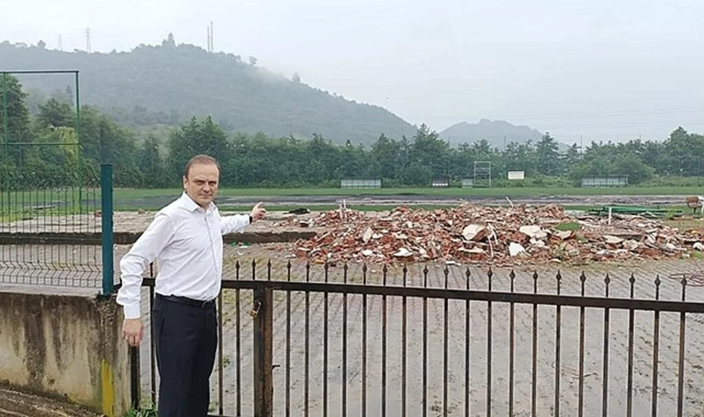 CHP Milletvekili Necati Tığlı: "Giresun'da Bakanlığa  Bağlı  Futbol Sahası Yıkıldı Gençlik Ve Spor Bakanının Haberi Yok"